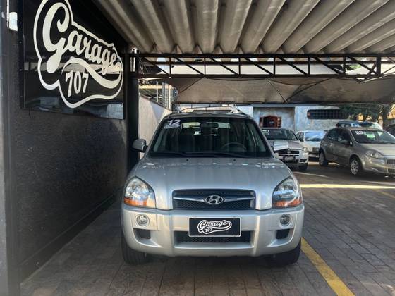 HYUNDAI TUCSON 2.0 MPFI GL 16V 2WD GASOLINA 4P AUTOMÁTICO HYUNDAI TUCSON 2.0 MPFI GL 16V 2WD GASOLINA 4P AUTOMÁTICO